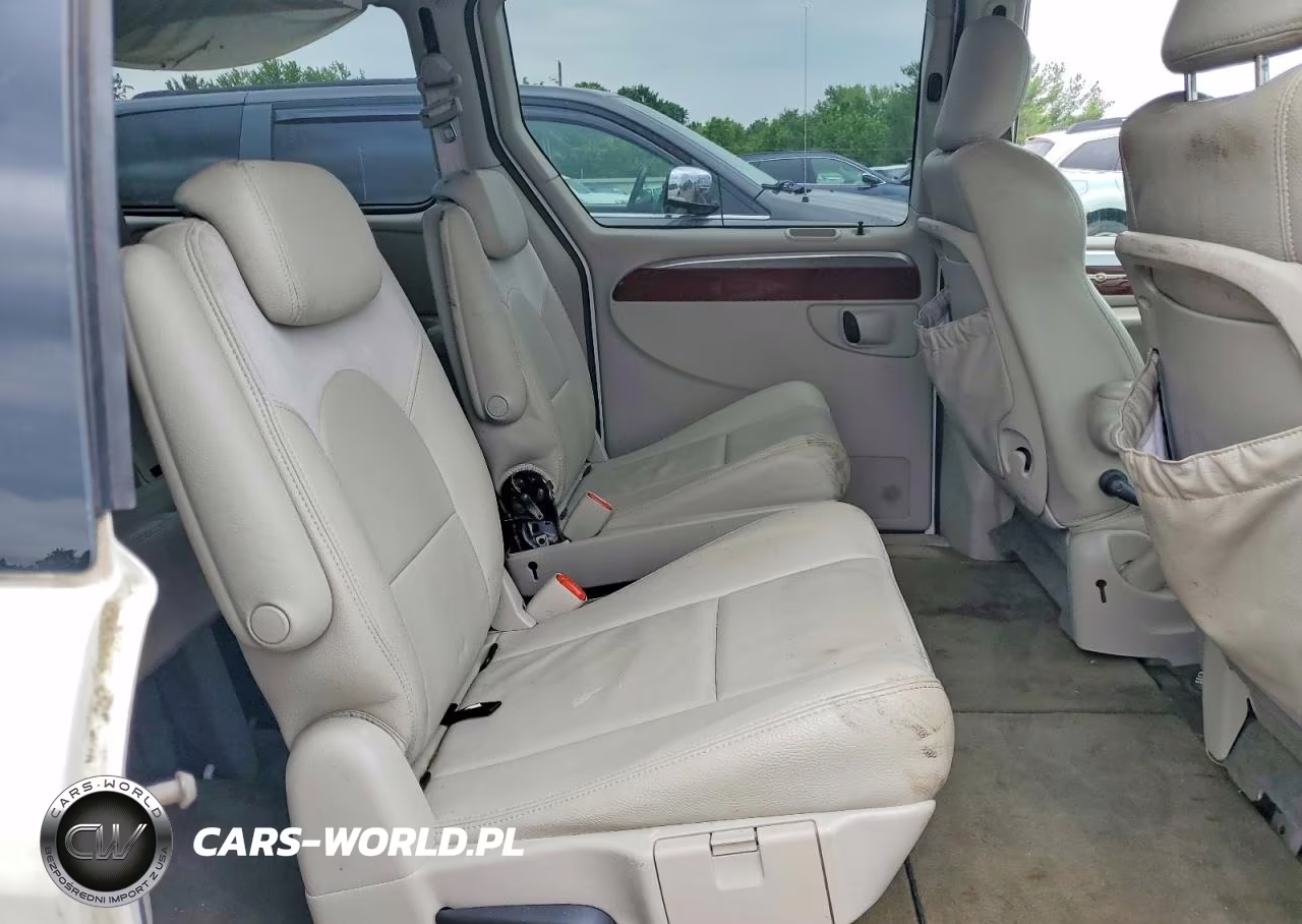 2005 Chrysler Town & Country Limited VIN:2C8GP64L95R470718 - 11