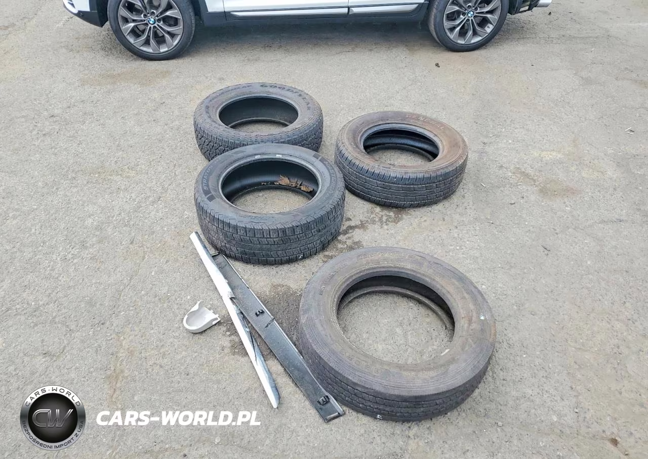 2005 Chrysler Town & Country Limited VIN:2C8GP64L95R470718 - 13