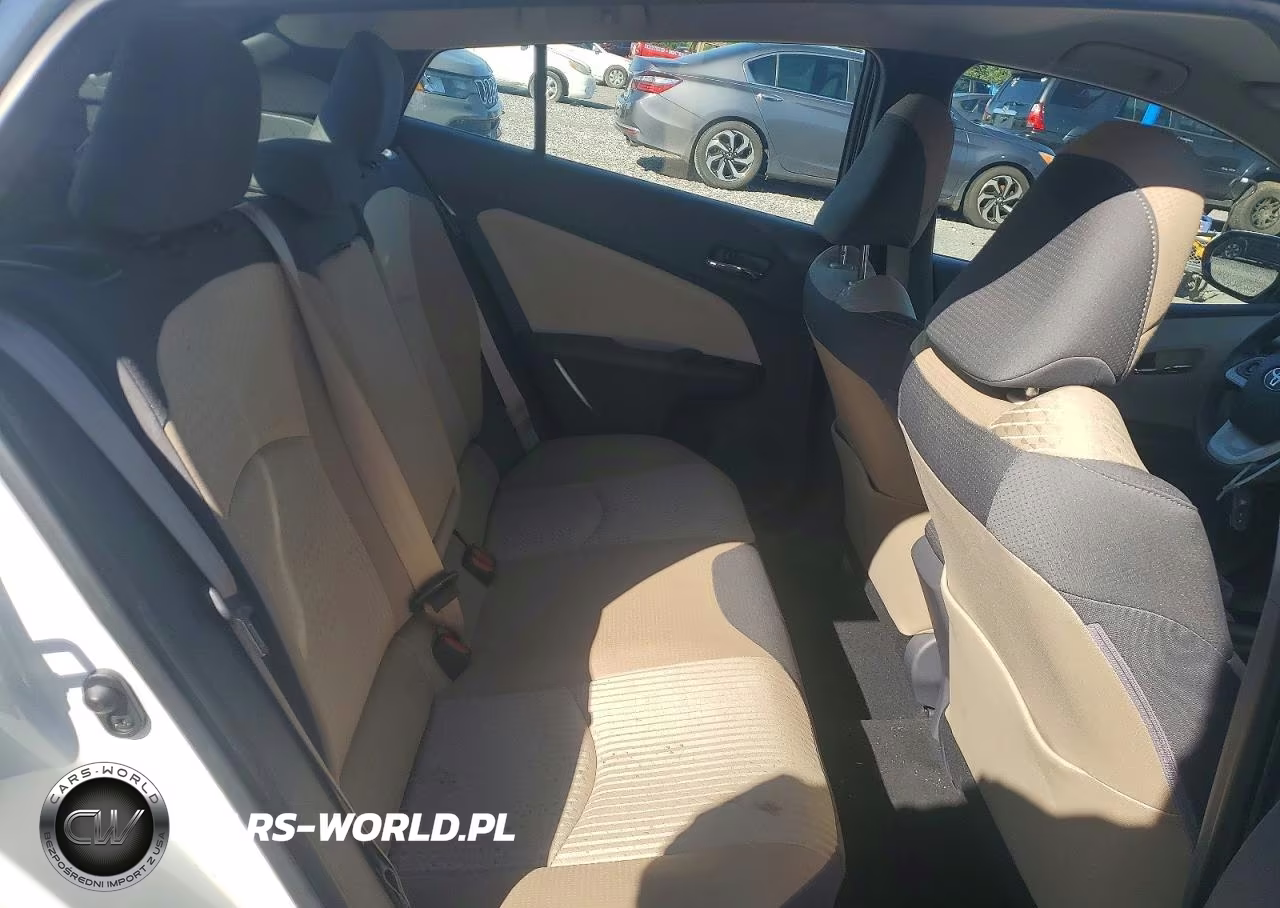 2018 Toyota Prius Two VIN:JTDKBRFUXJ3066184 - 10