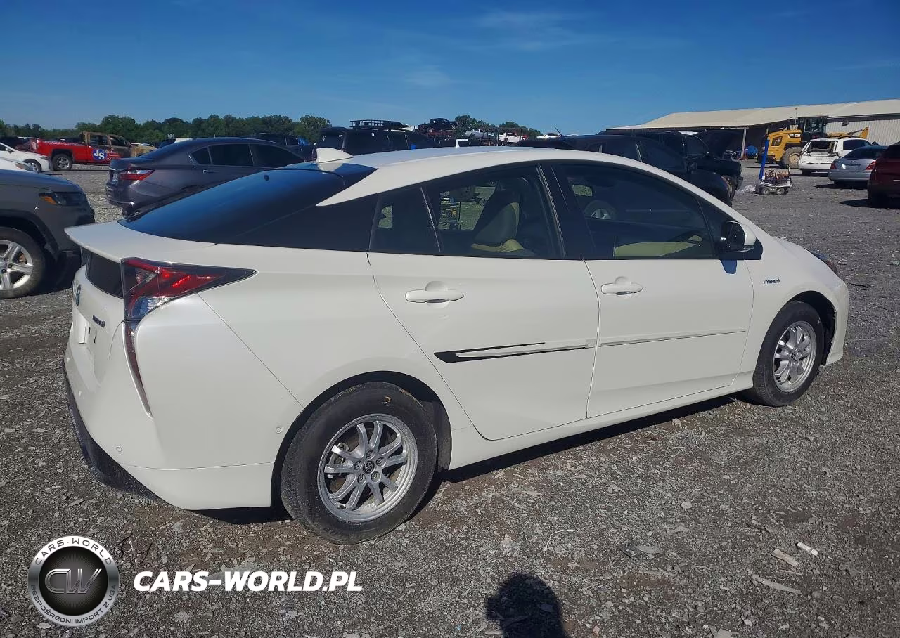 2018 Toyota Prius Two VIN:JTDKBRFUXJ3066184 - 3