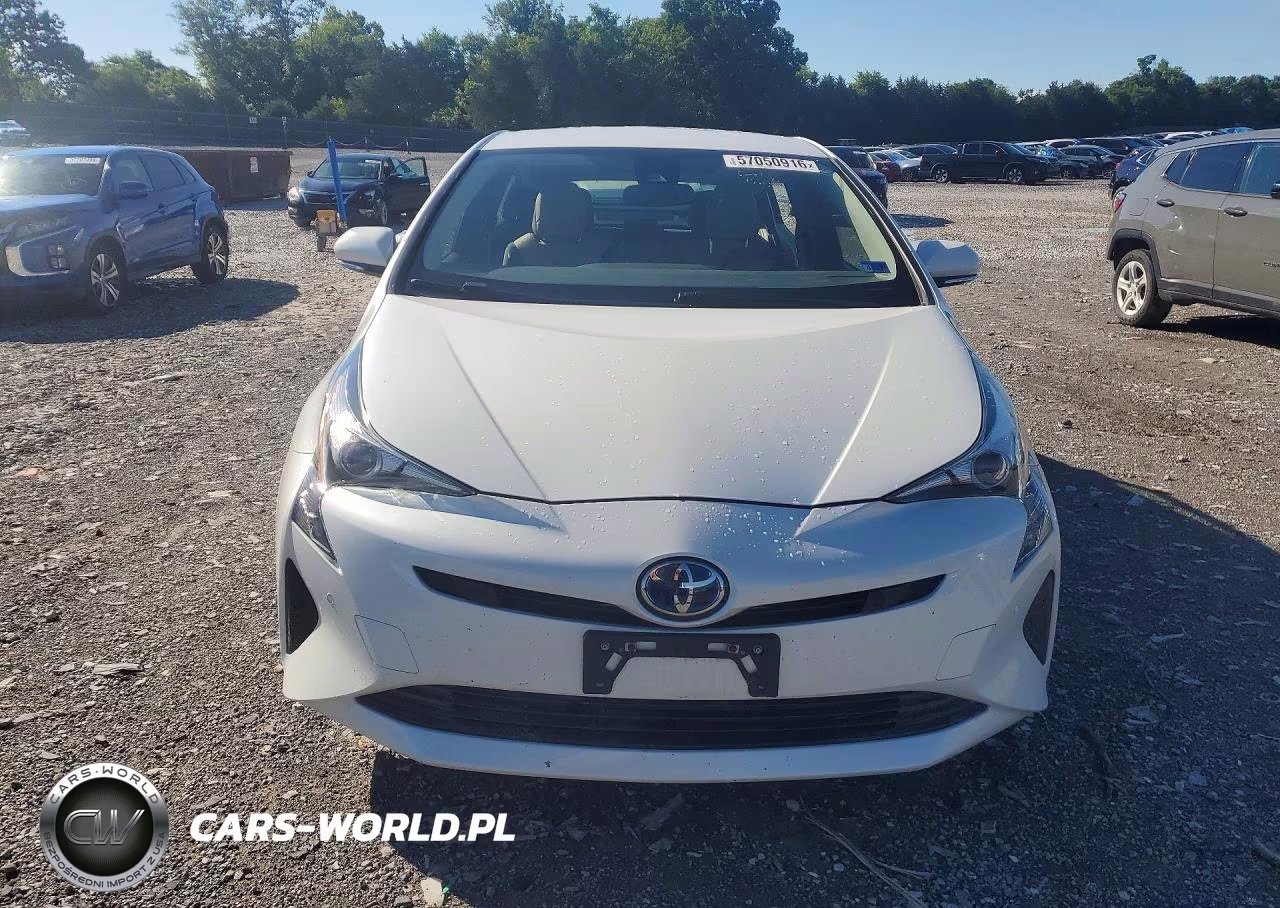 2018 Toyota Prius Two VIN:JTDKBRFUXJ3066184 - 5
