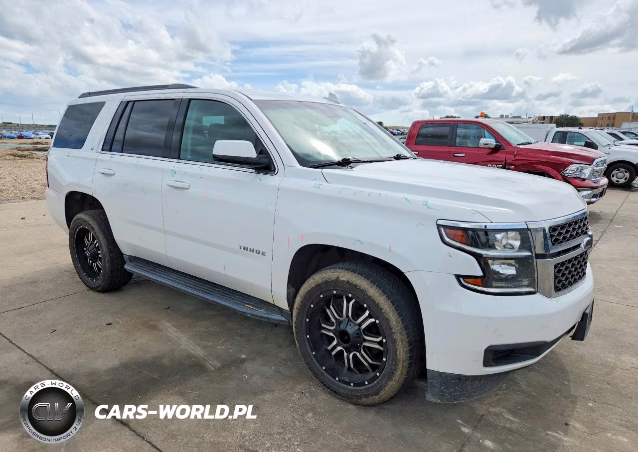 2018 Chevrolet Tahoe C1500 Lt VIN:1GNSCBKC8JR335126 - 4