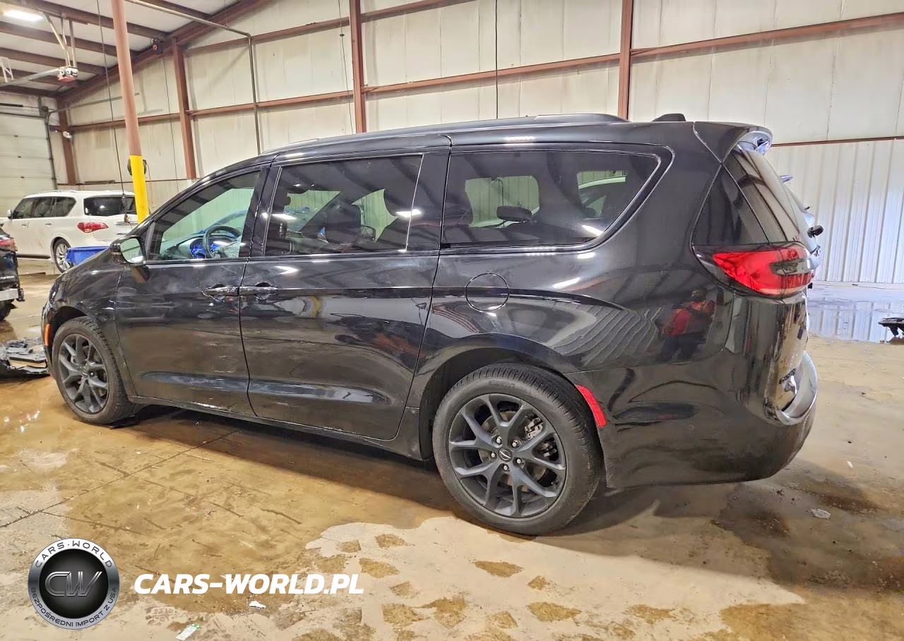 2022 Chrysler Pacifica Touring L VIN:2C4RC3BG5NR238417 - 2