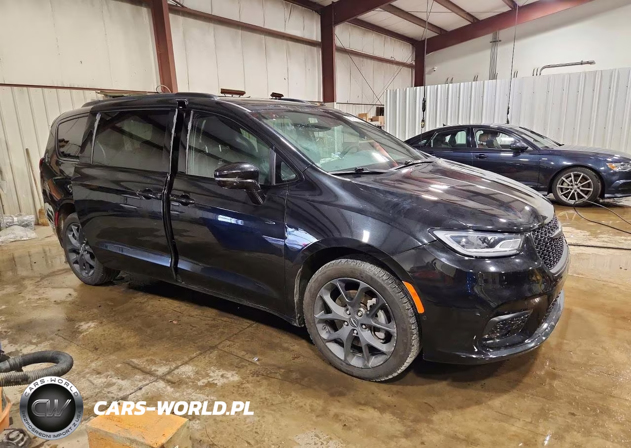 2022 Chrysler Pacifica Touring L VIN:2C4RC3BG5NR238417 - 4