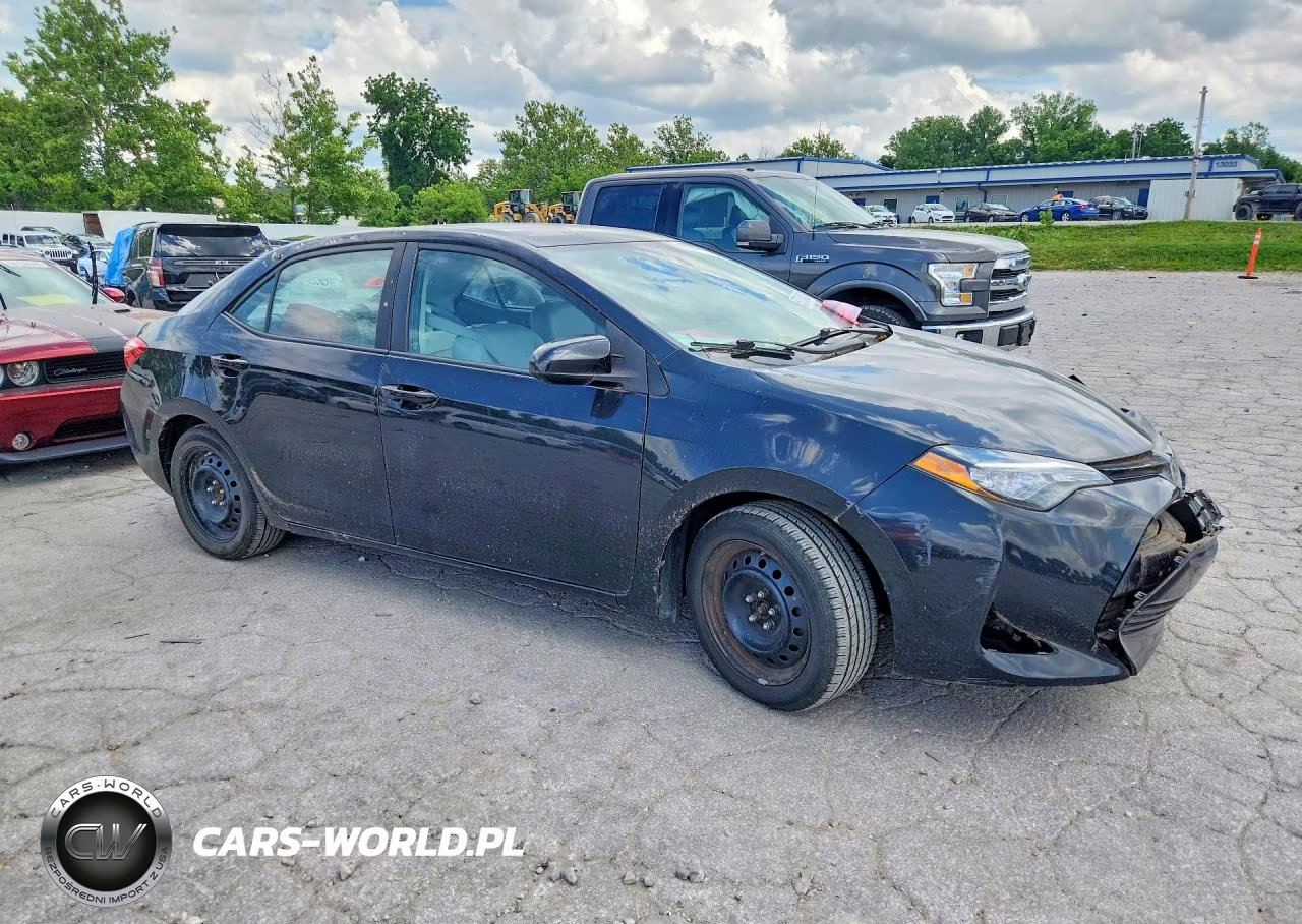 2017 Toyota Corolla Le VIN:5YFBURHE9HP584997 - 4