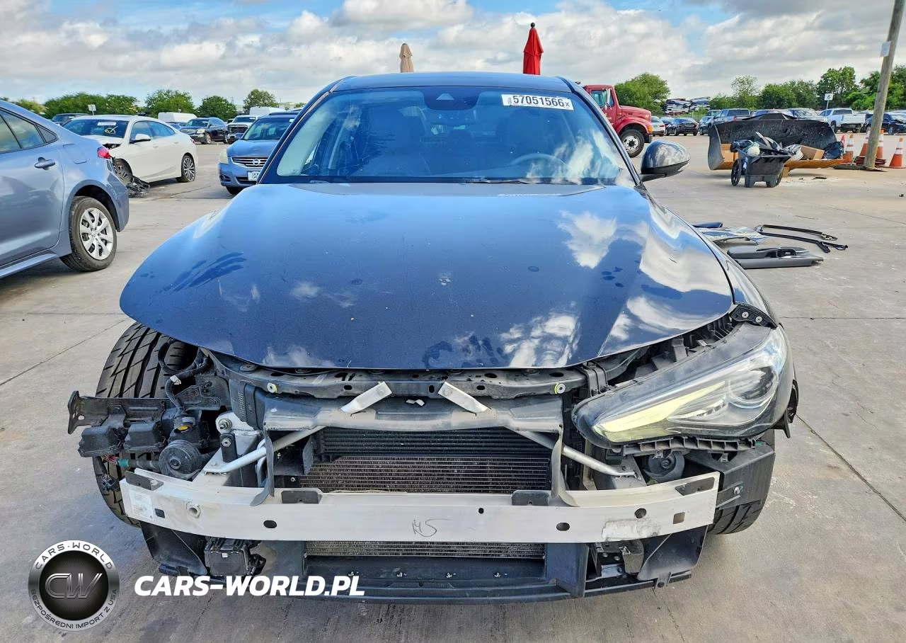2018 Alfa Romeo Giulia Ti Q4 VIN:ZARFAEEN0J7597447 - 5