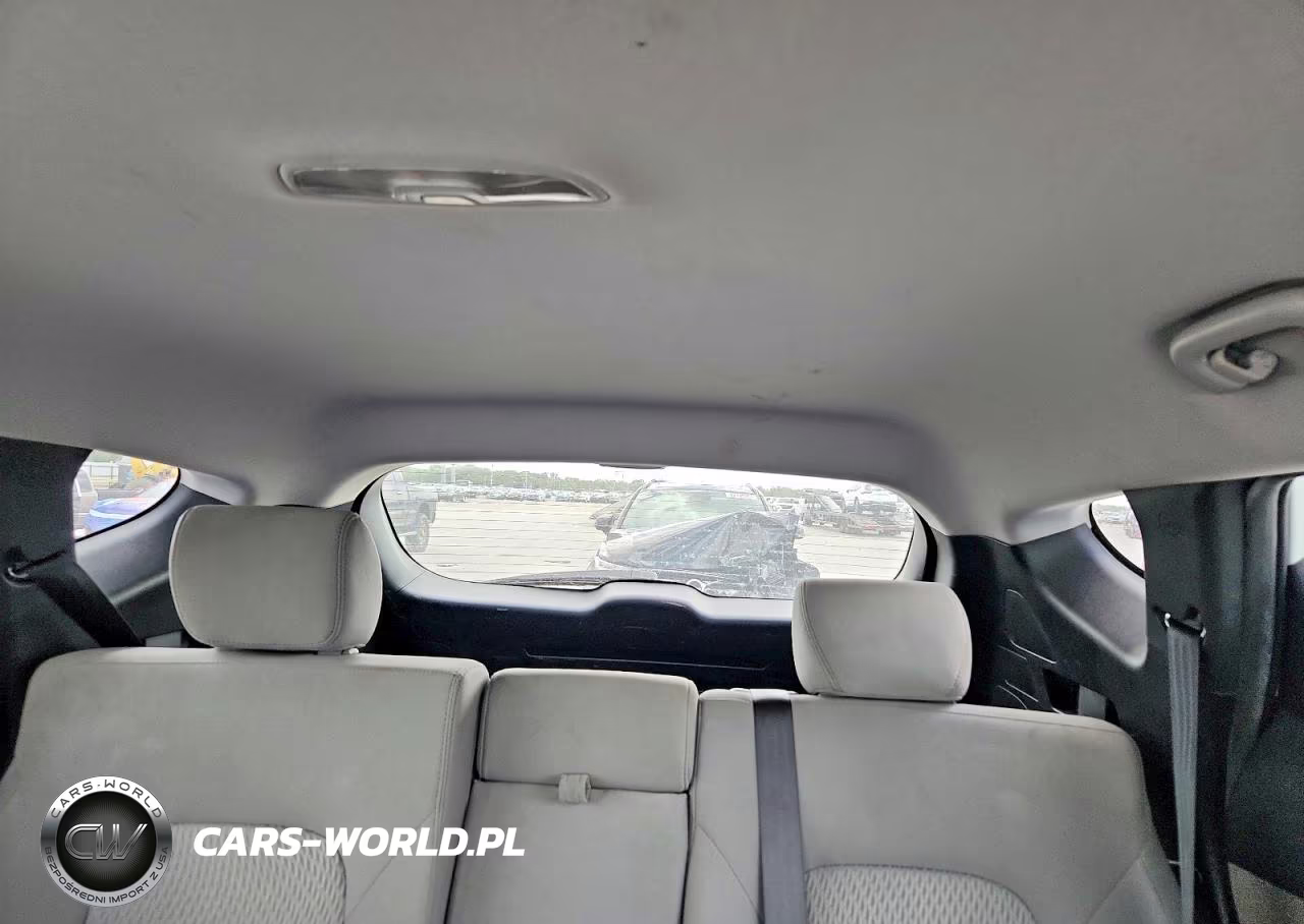 2015 Hyundai Santa Fe Sport 2.4L VIN:5XYZT3LB2FG279645 - 10