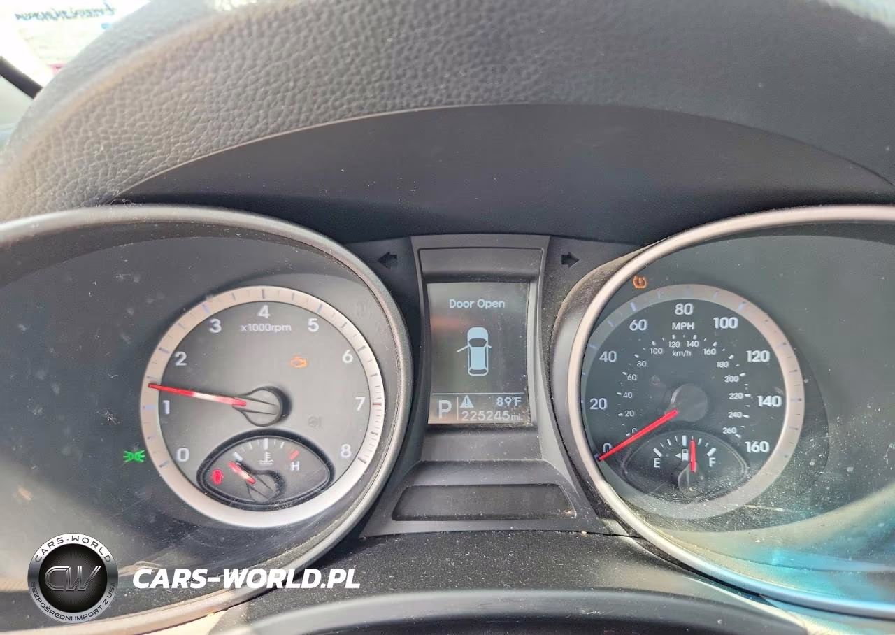 2015 Hyundai Santa Fe Sport 2.4L VIN:5XYZT3LB2FG279645 - 9