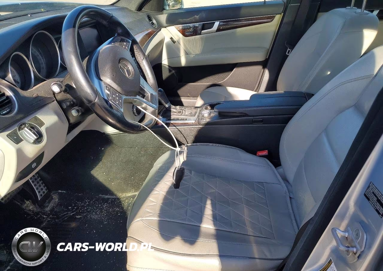 2014 Mercedes-Benz C 300 4Matic VIN:WDDGF8AB2EA889368 - 7