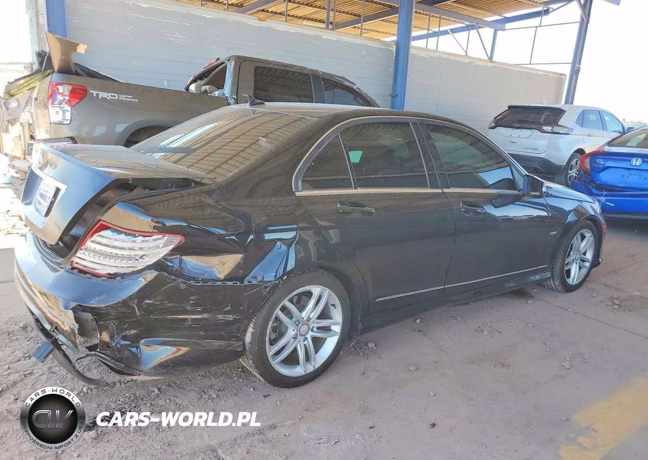 2012 Mercedes-Benz C 250 VIN:WDDGF4HB4CR221018 - 3