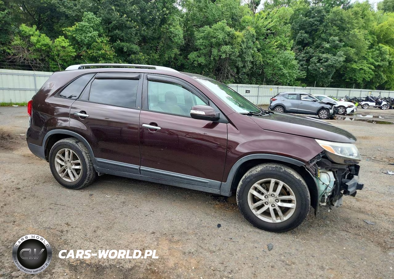 2015 Kia Sorento Lx VIN:5XYKT4A66FG627685 - 4