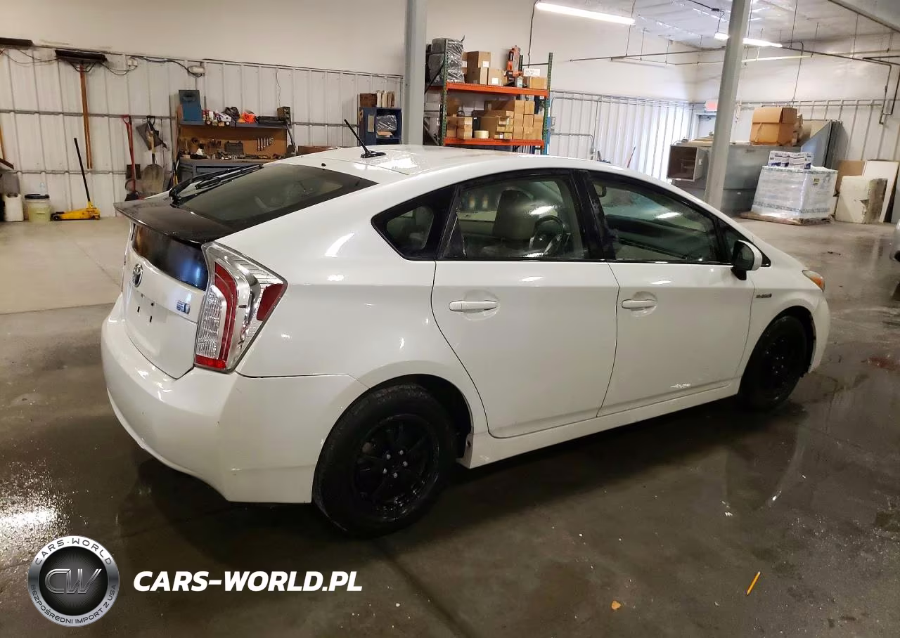 2013 Toyota Prius VIN:JTDKN3DU2D1626349 - 3