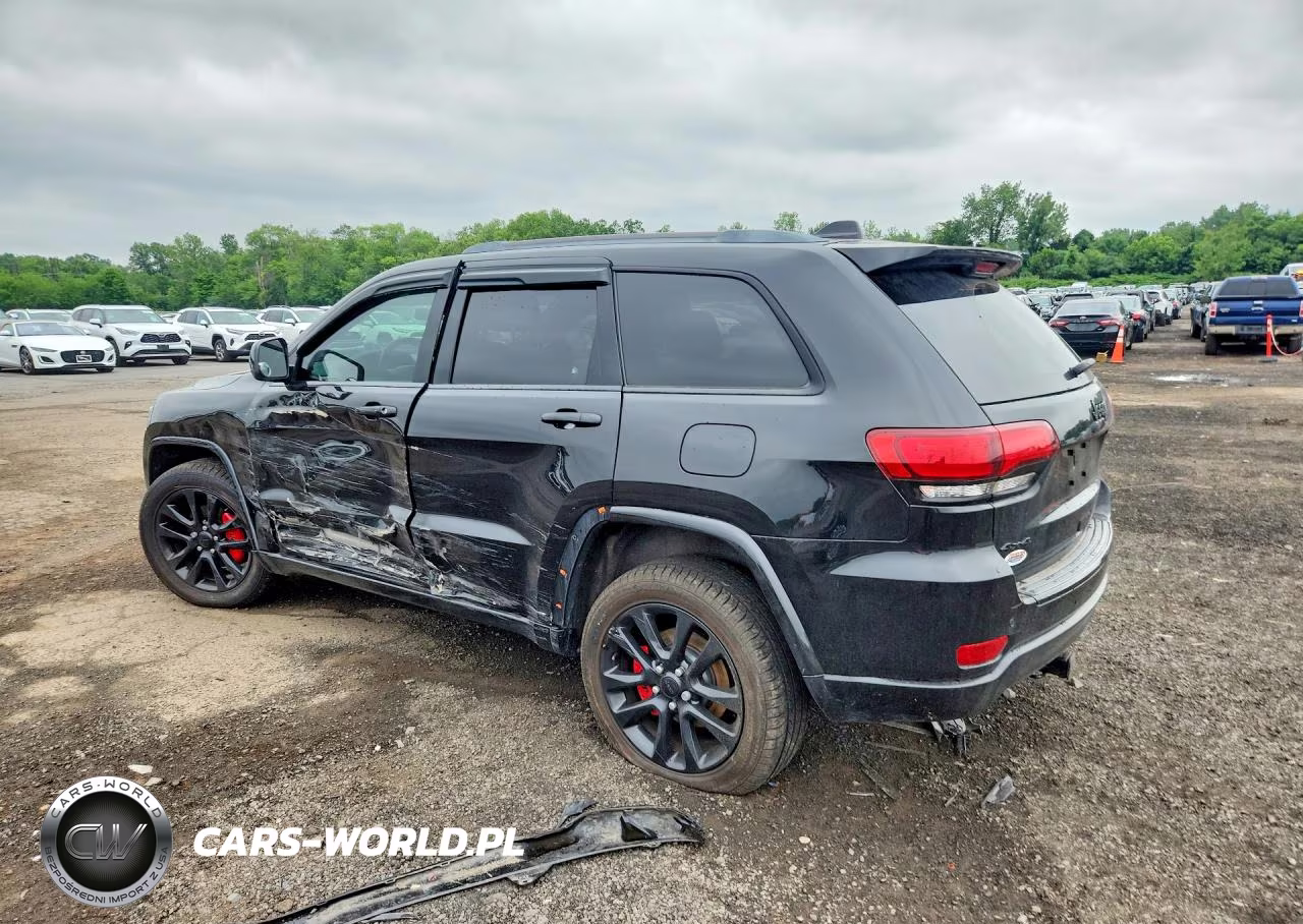 2018 Jeep Grand Cherokee Laredo VIN:1C4RJFAG9JC204136 - 2