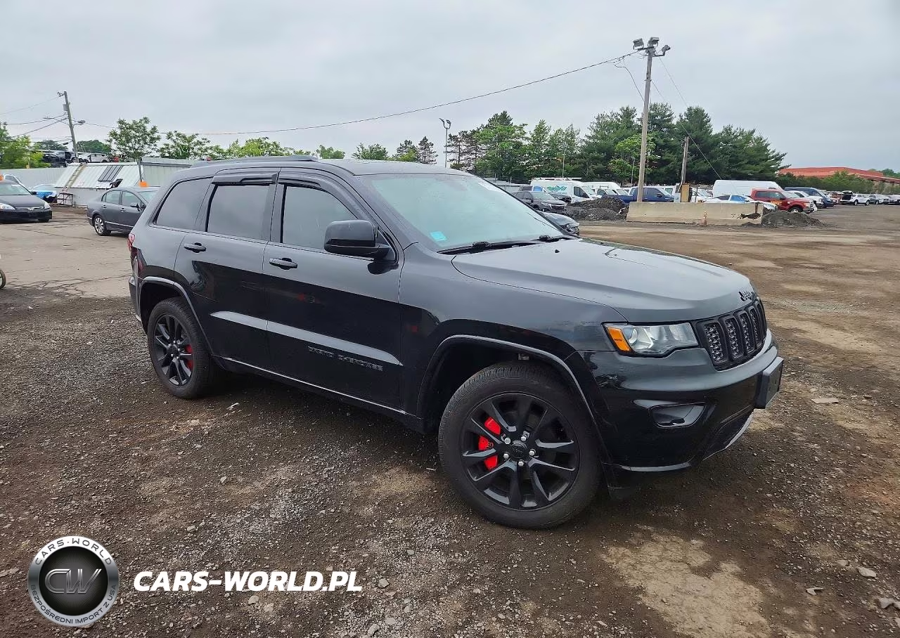 2018 Jeep Grand Cherokee Laredo VIN:1C4RJFAG9JC204136 - 4