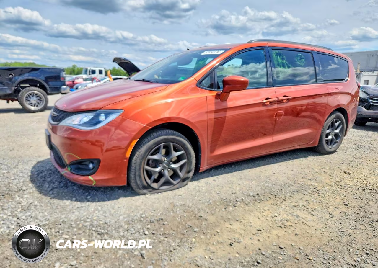 2018 Chrysler Pacifica Touring L – zdjęcie 1 z 13