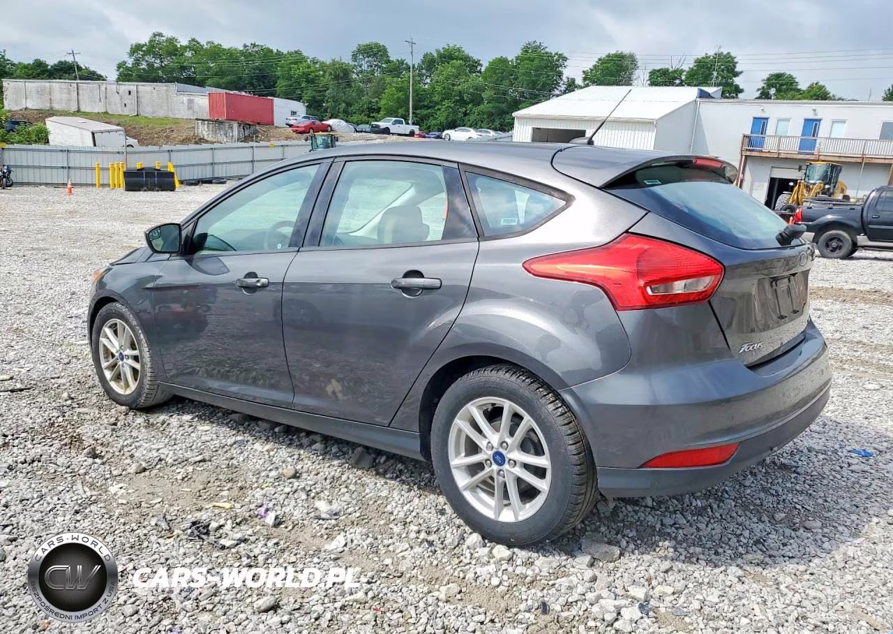 2018 Ford Focus Se VIN:1FADP3K27JL252279 - 2