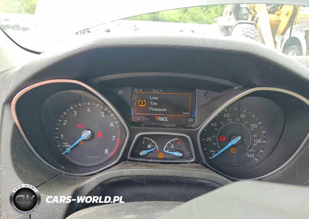 2018 Ford Focus Se VIN:1FADP3K27JL252279 - 9