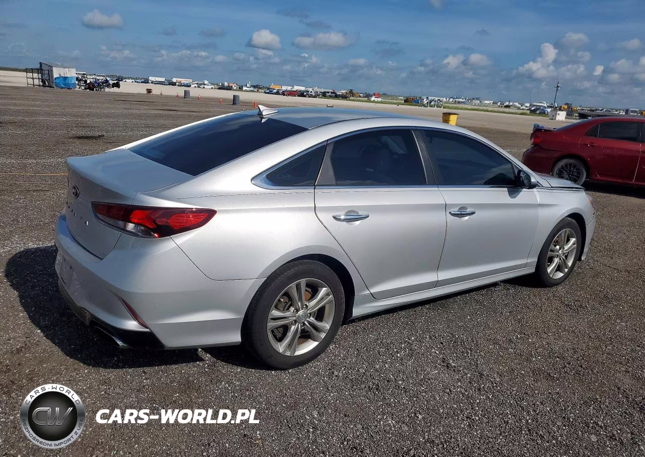 2018 Hyundai Sonata Sel+ VIN:5NPE34AF6JH714131 - 3