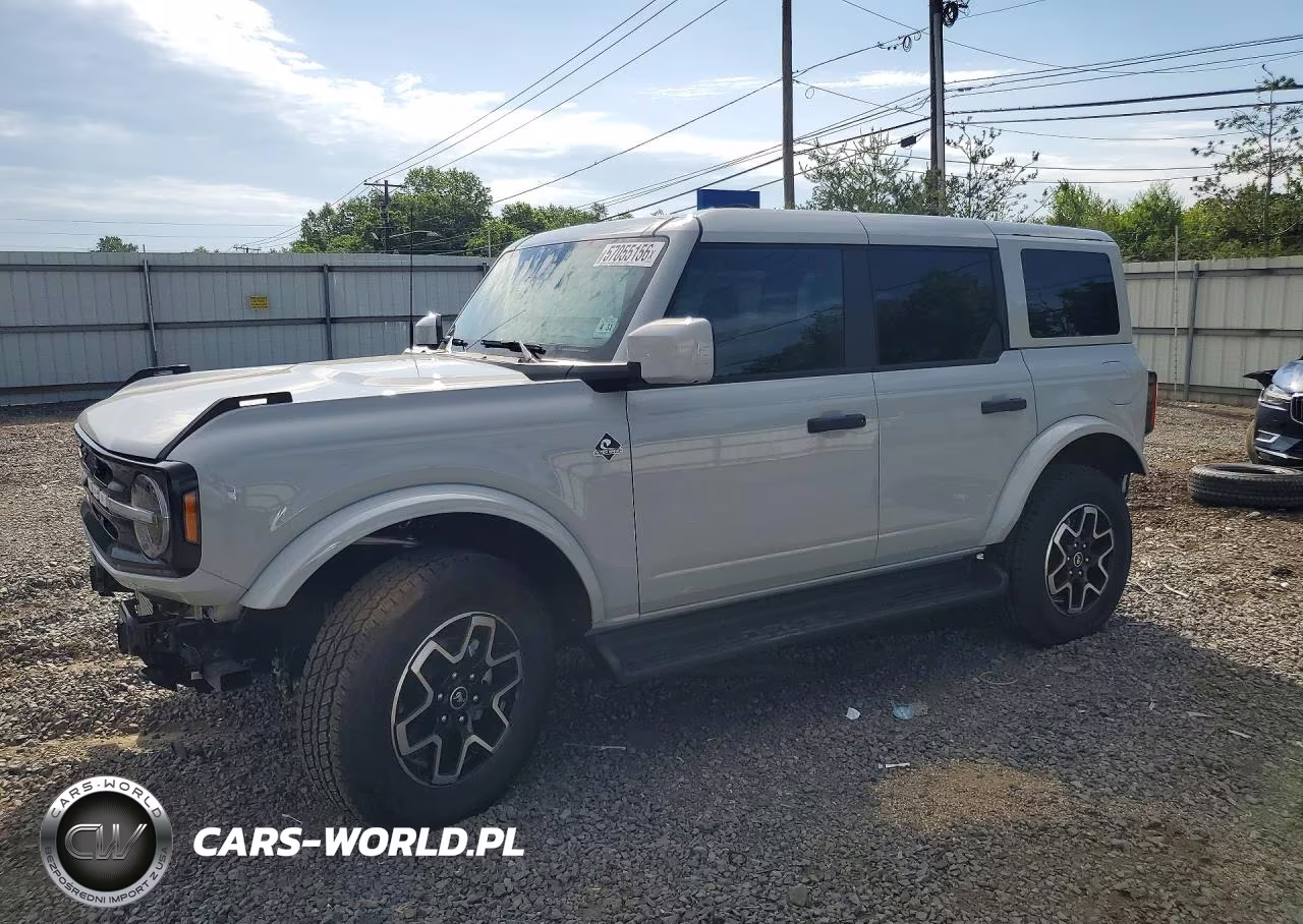 2026 Ford Bronco Outer Banks – zdjęcie 1 z 13