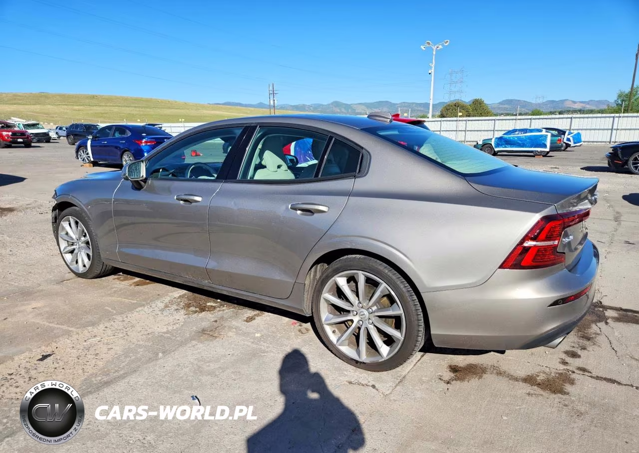 2021 Volvo S60 T6 Momentum VIN:7JRA22TK7MG081987 - 2