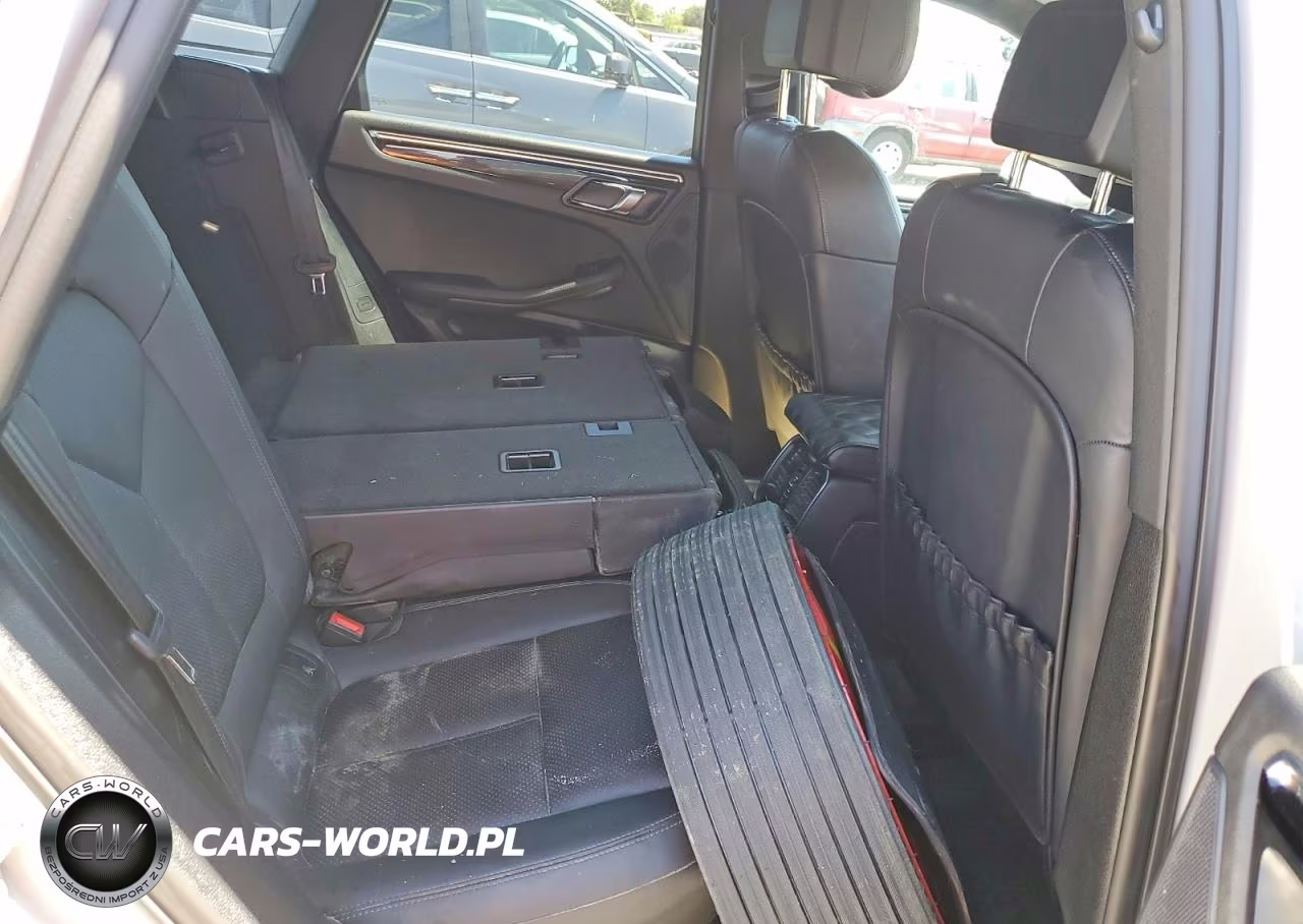 2022 Porsche Macan S VIN:WP1AG2A57NLB21473 - 11