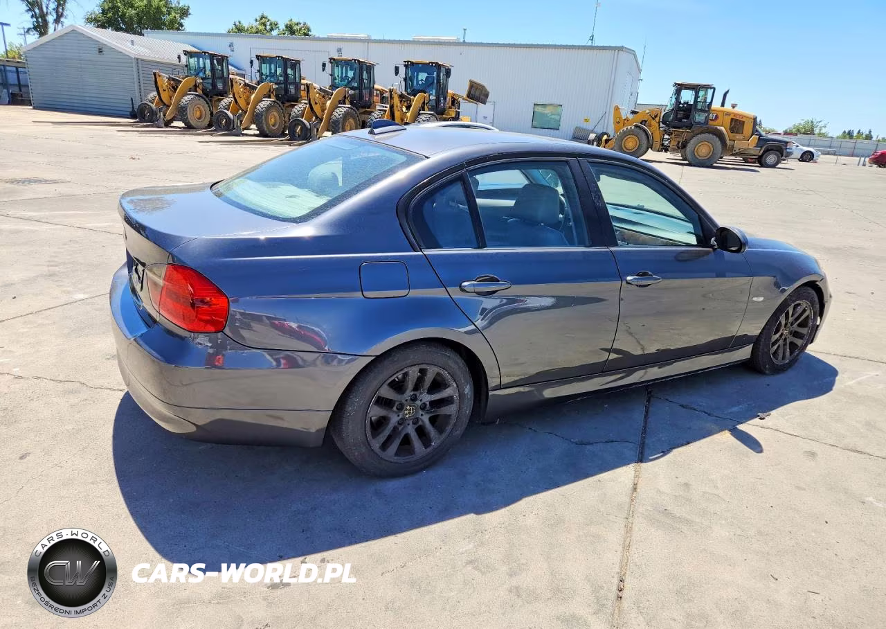 BMW 328I VIN:WBAVC53557FZ73011 - 3