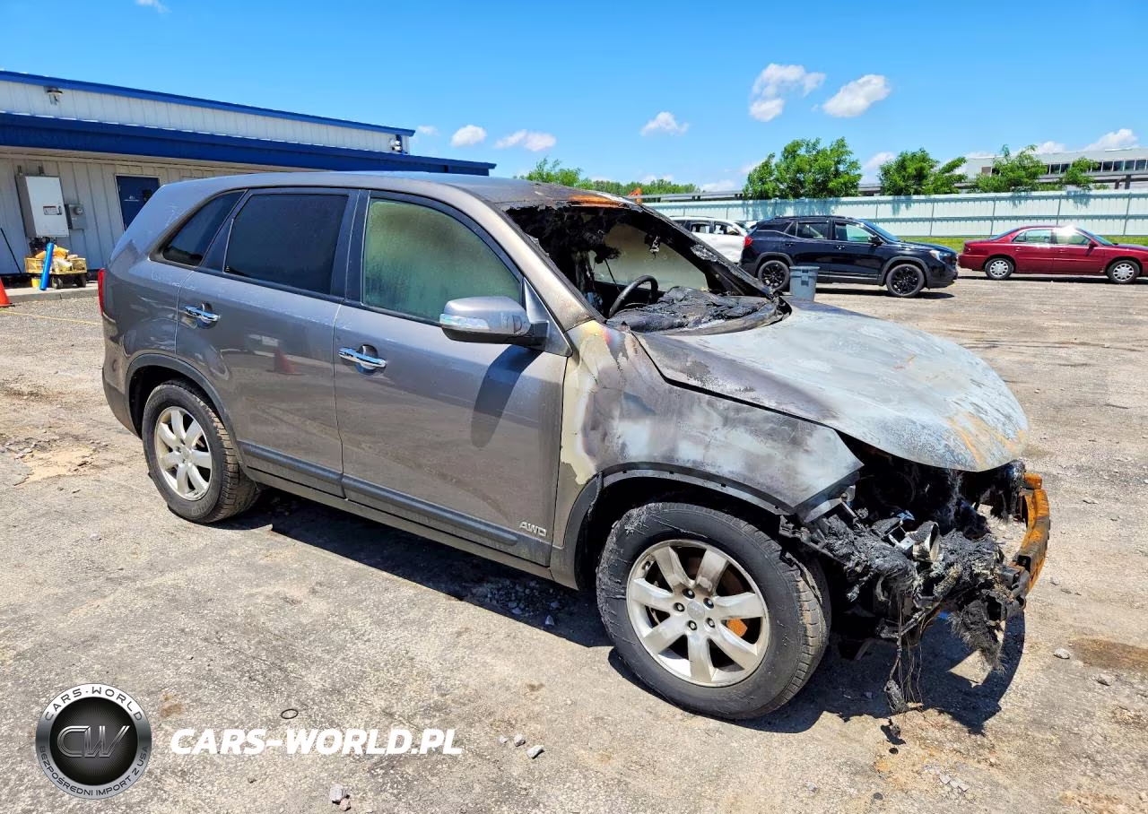 2012 Kia Sorento Lx VIN:5XYKTDA67CG287801 - 4
