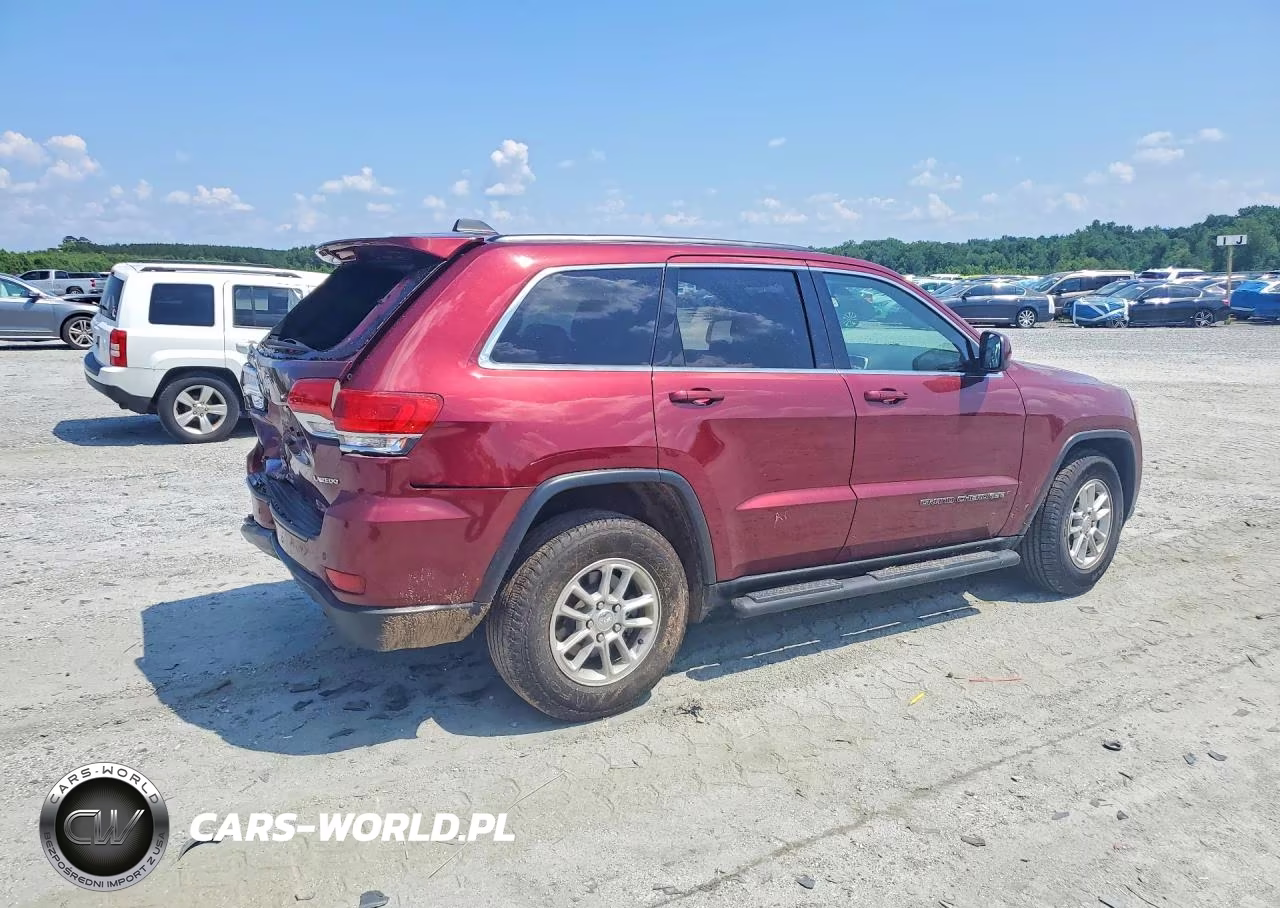 2019 Jeep Grand Cherokee Laredo VIN:1C4RJEAG1KC681199 - 3
