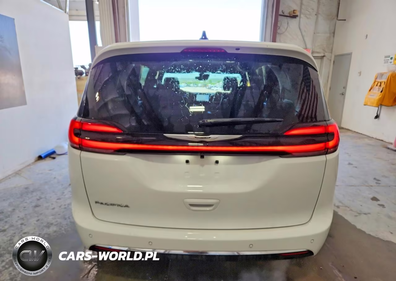 2026 Chrysler Pacifica Select VIN:2C4RC1BG1TR228453 - 6