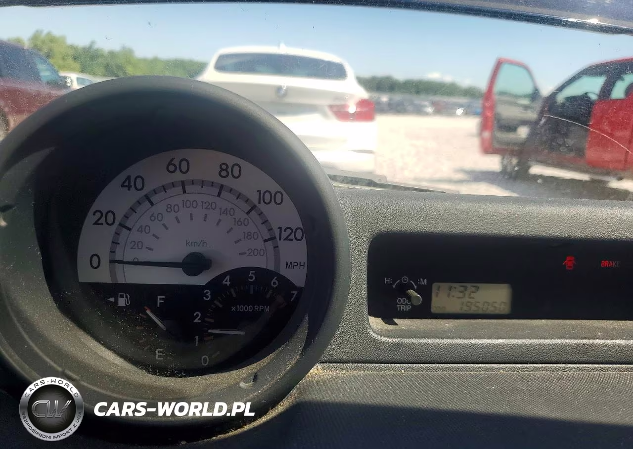2005 Toyota Scion Xb VIN:JTLKT334654003389 - 9