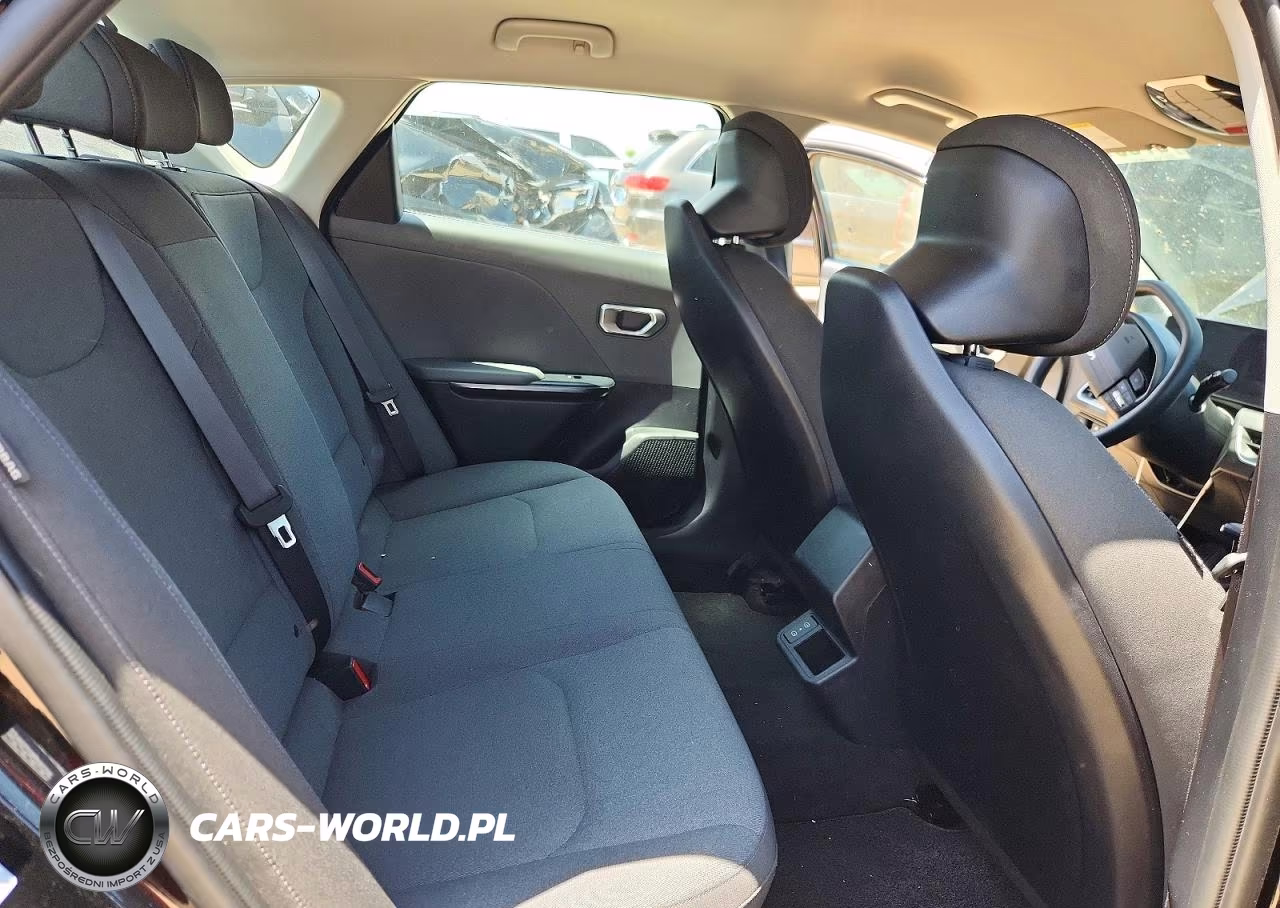 2025 Kia K4 Lxs VIN:3KPFT4DE7SE017984 - 10