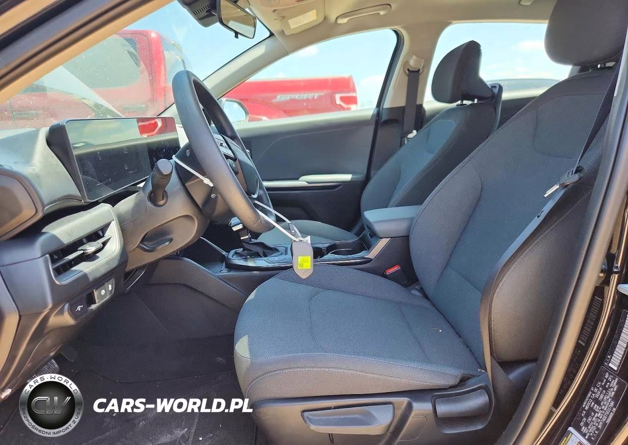 2025 Kia K4 Lxs VIN:3KPFT4DE7SE017984 - 7