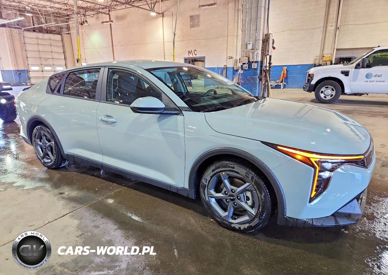 2026 Kia K4 Lxs VIN:3KPFT4DE9TE321013 - 4