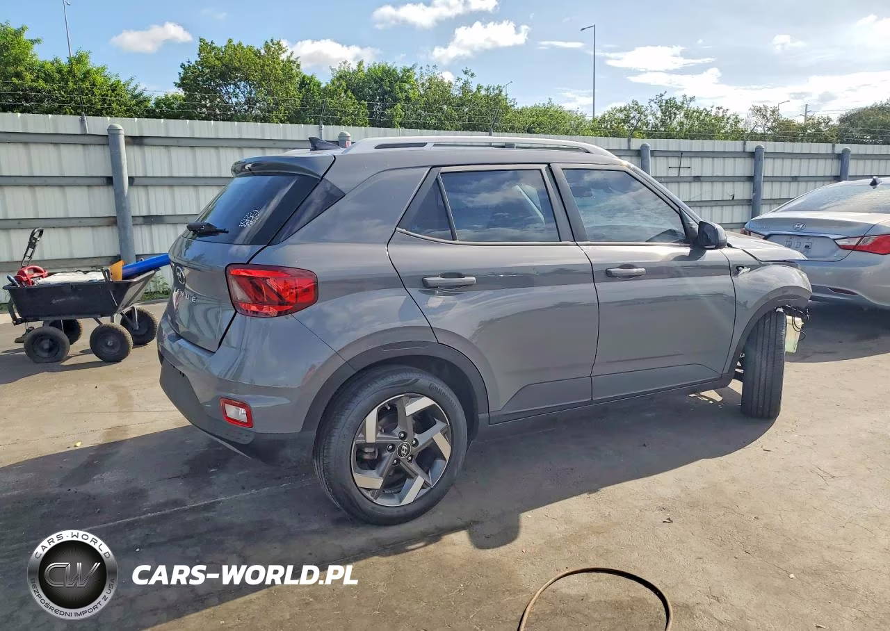 2021 Hyundai Venue Sel VIN:KMHRC8A34MU101915 - 3