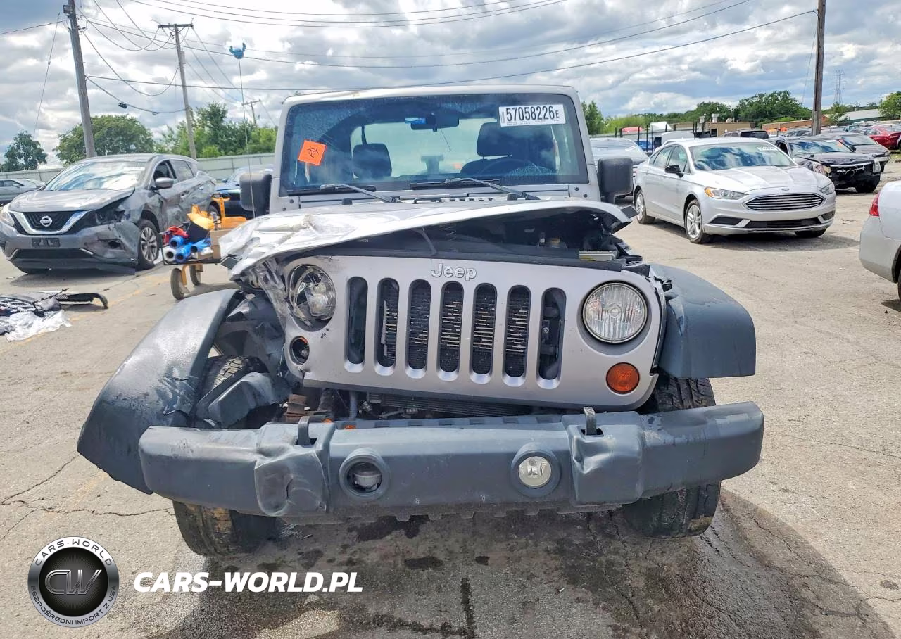2013 Jeep Wrangler Sport VIN:1C4AJWAGXDL704324 - 5