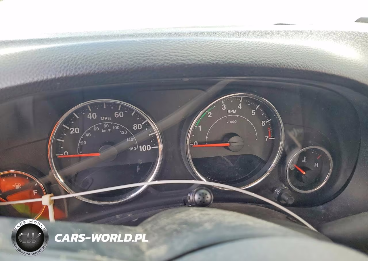 2013 Jeep Wrangler Sport VIN:1C4AJWAGXDL704324 - 9