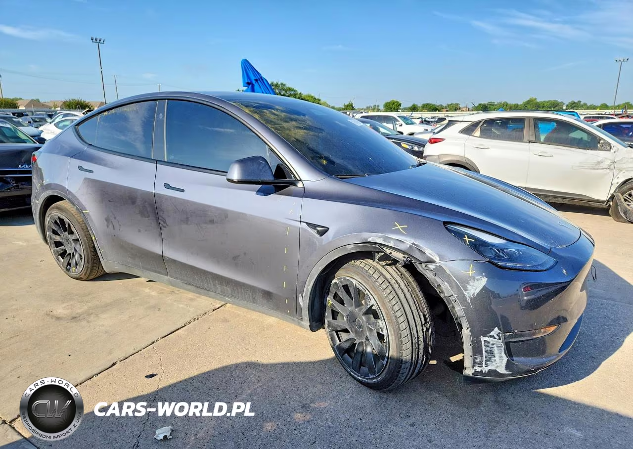 2023 Tesla Model Y VIN:7SAYGAEE1PF853336 - 4