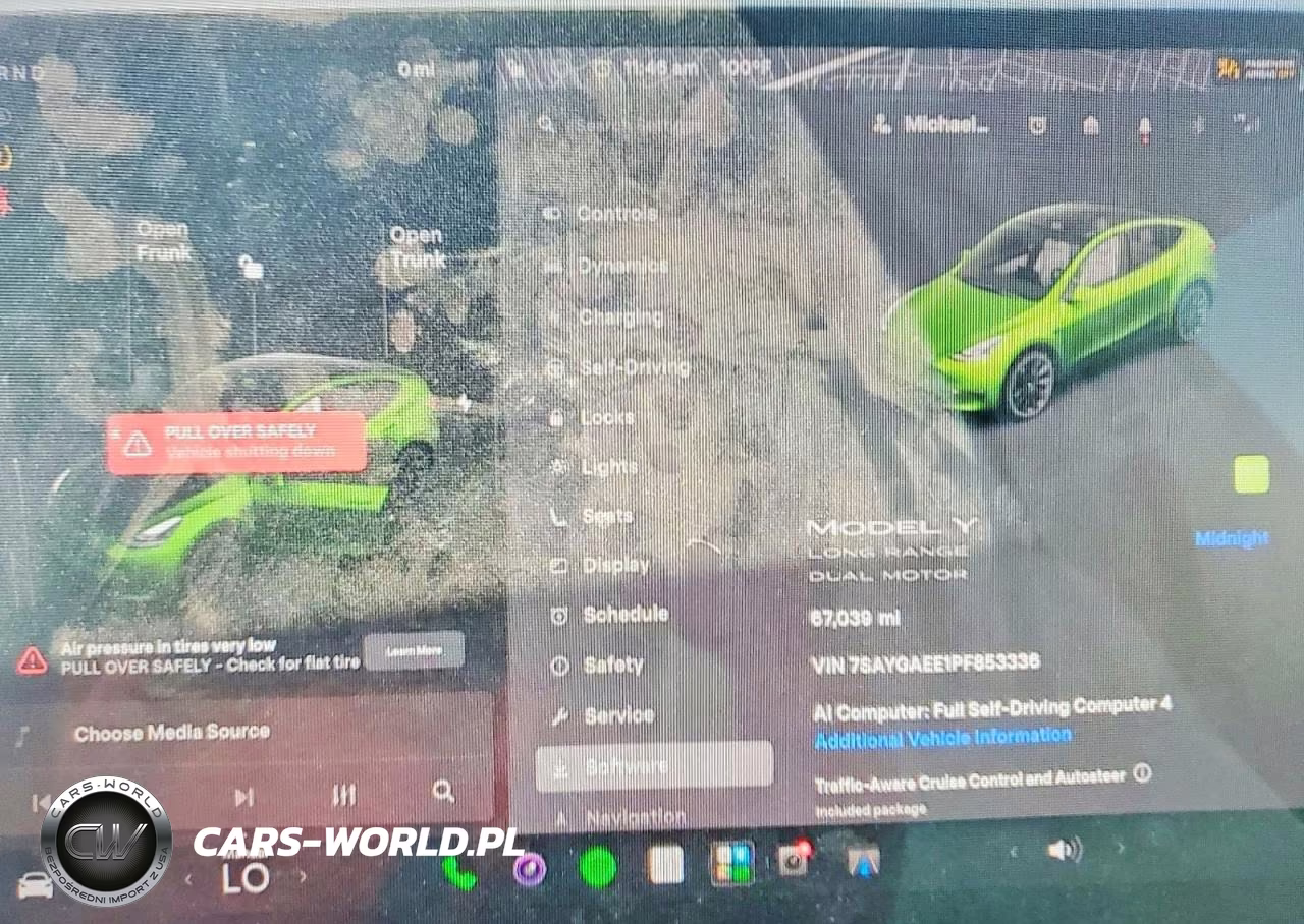 2023 Tesla Model Y VIN:7SAYGAEE1PF853336 - 9