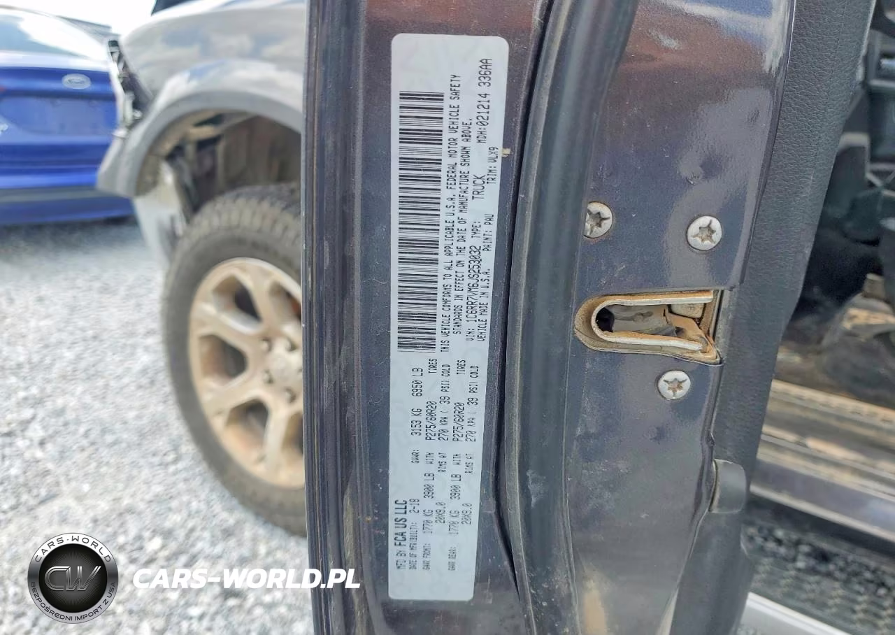 2018 Ram 1500 Laramie VIN:1C6RR7VM6JS253032 - 12