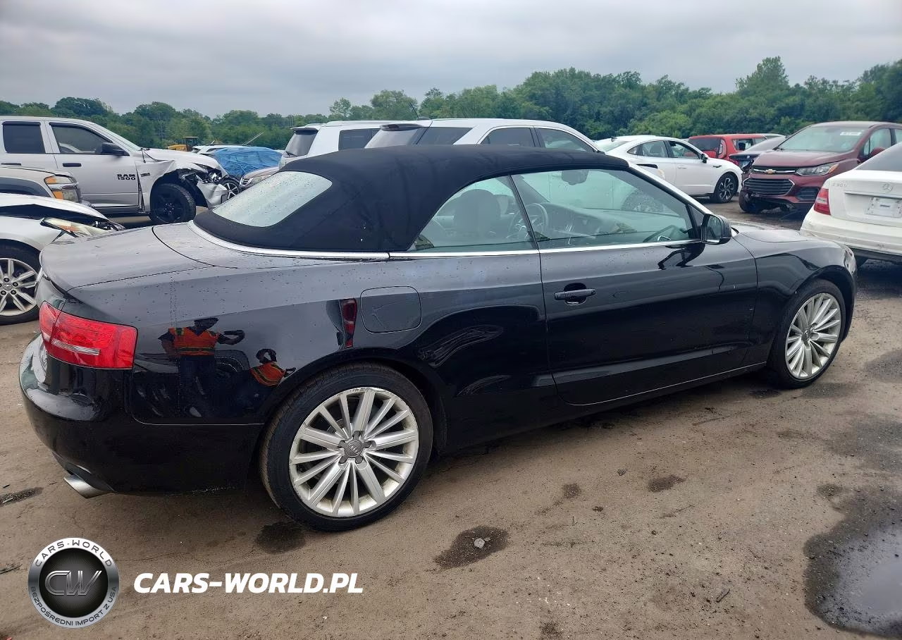 2011 Audi A5 Premium Plus VIN:WAULFAFHXBN015056 - 3
