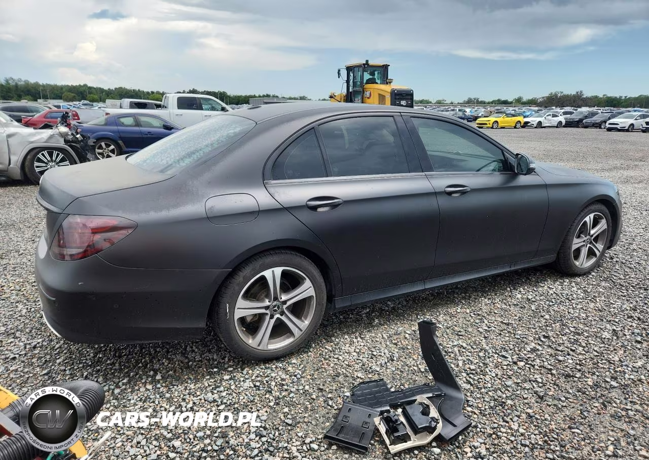 2018 Mercedes-Benz E 300 VIN:WDDZF4JB7JA470671 - 3
