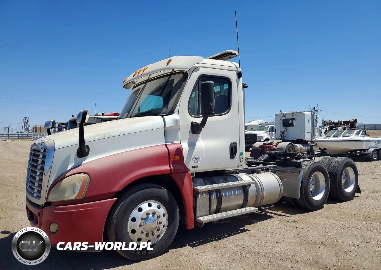 2011 Freightliner Cascadia 1 - Semi Truck VIN:1FUJGEDVXBSAY8481 - 2
