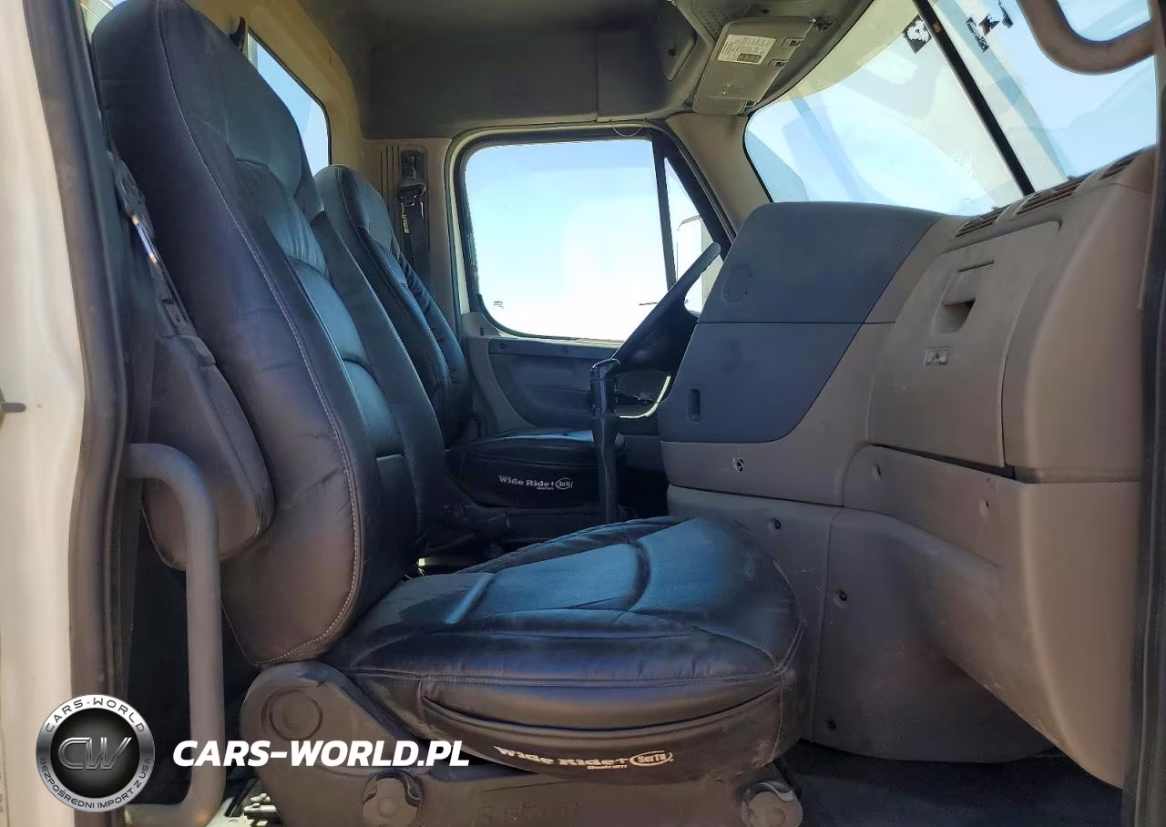 2011 Freightliner Cascadia 1 - Semi Truck VIN:1FUJGEDVXBSAY8481 - 5