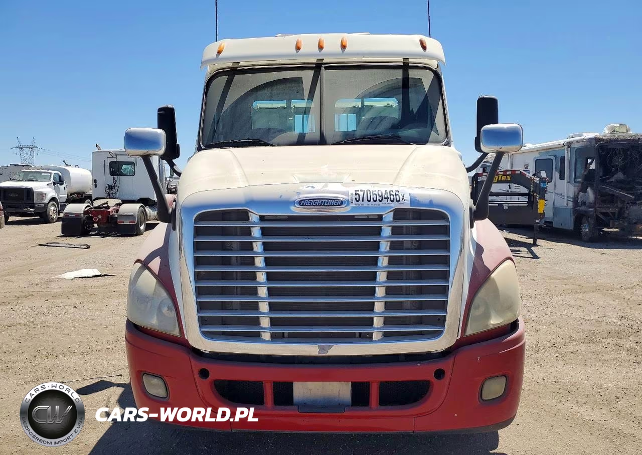 2011 Freightliner Cascadia 1 - Semi Truck VIN:1FUJGEDVXBSAY8481 - 9