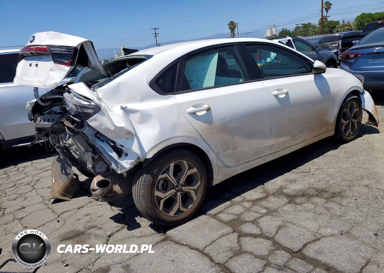 2021 Kia Forte Lxs VIN:3KPF24AD8ME403301 - 3