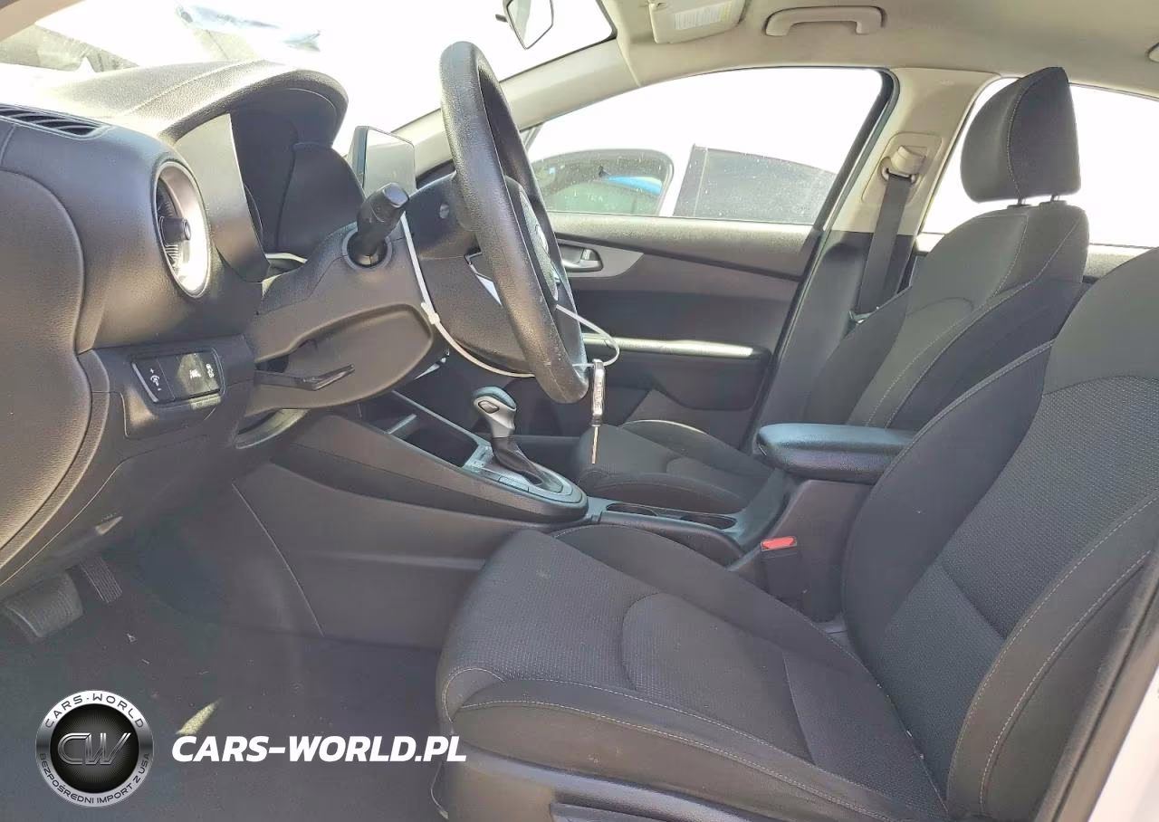 2021 Kia Forte Lxs VIN:3KPF24AD8ME403301 - 7