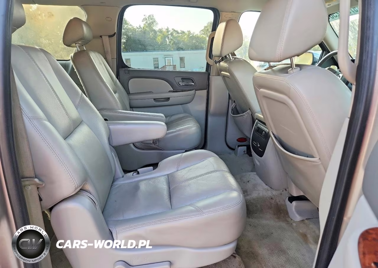 2007 Chevrolet Suburban C1500 VIN:3GNFC16077G261136 - 11