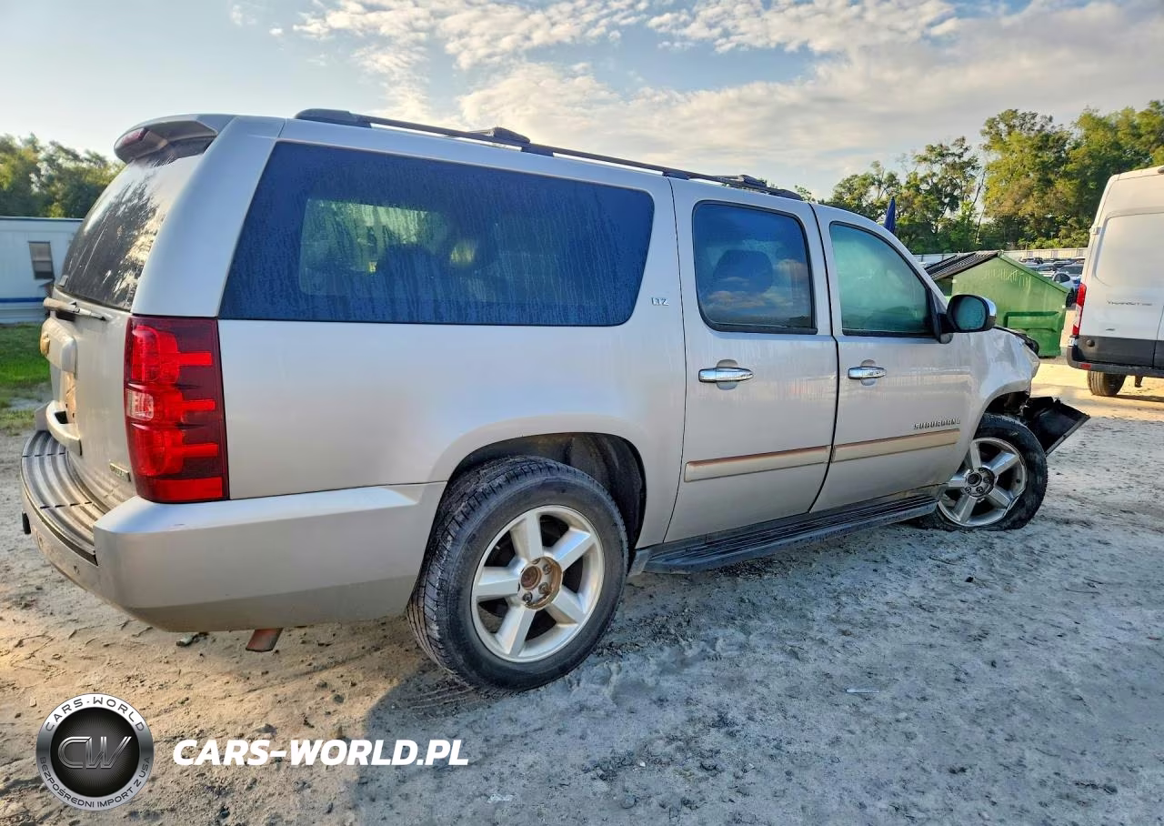 2007 Chevrolet Suburban C1500 VIN:3GNFC16077G261136 - 3