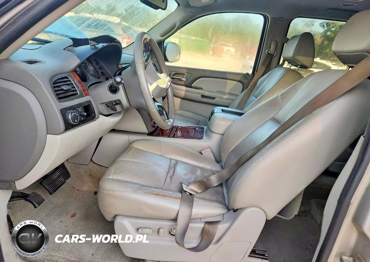 2007 Chevrolet Suburban C1500 VIN:3GNFC16077G261136 - 7