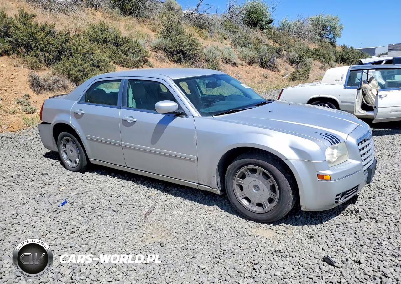 2005 Chrysler 300 Touring VIN:2C3JA53G15H503860 - 4